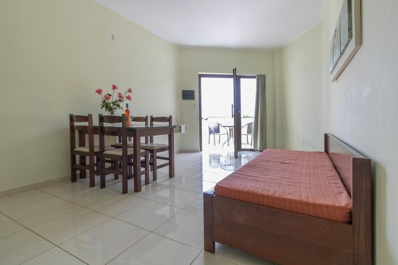 Sandy Suites Kalamaki Екстериор снимка